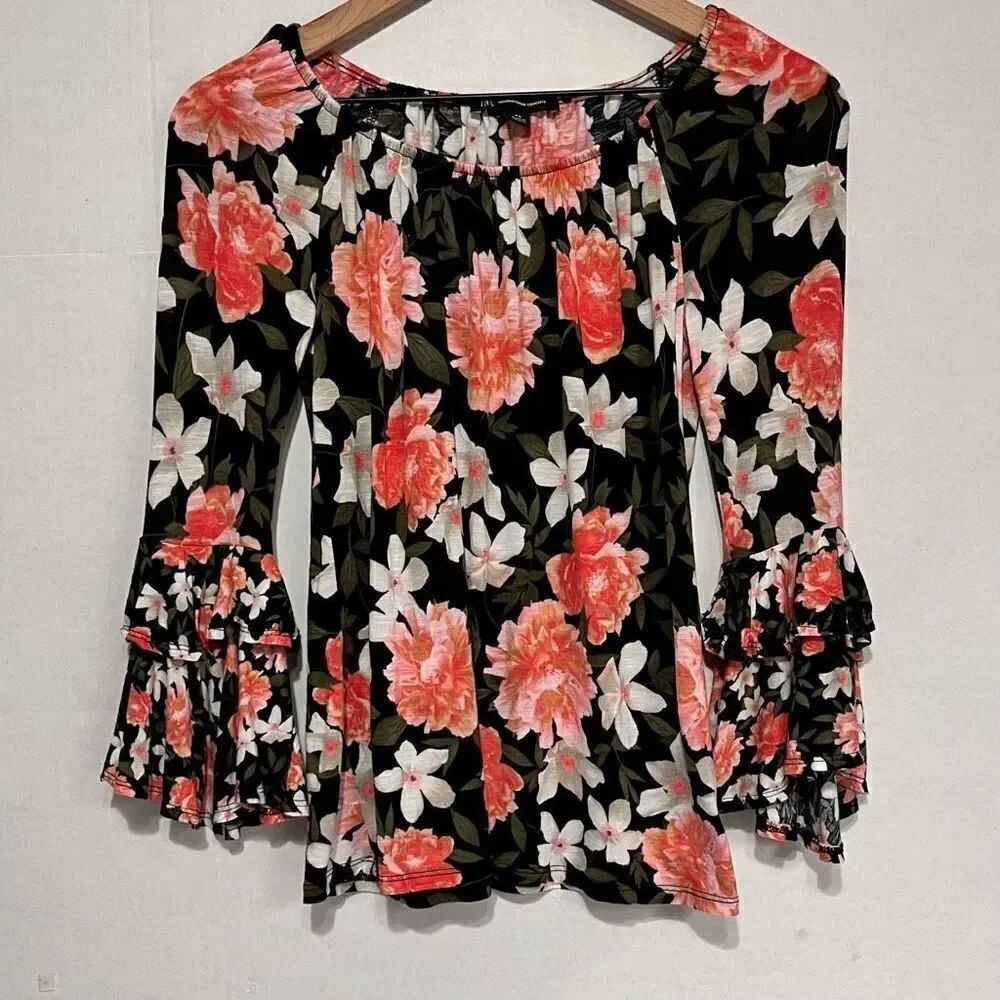 I N C Black Floral Top   Sz PS   GUC
